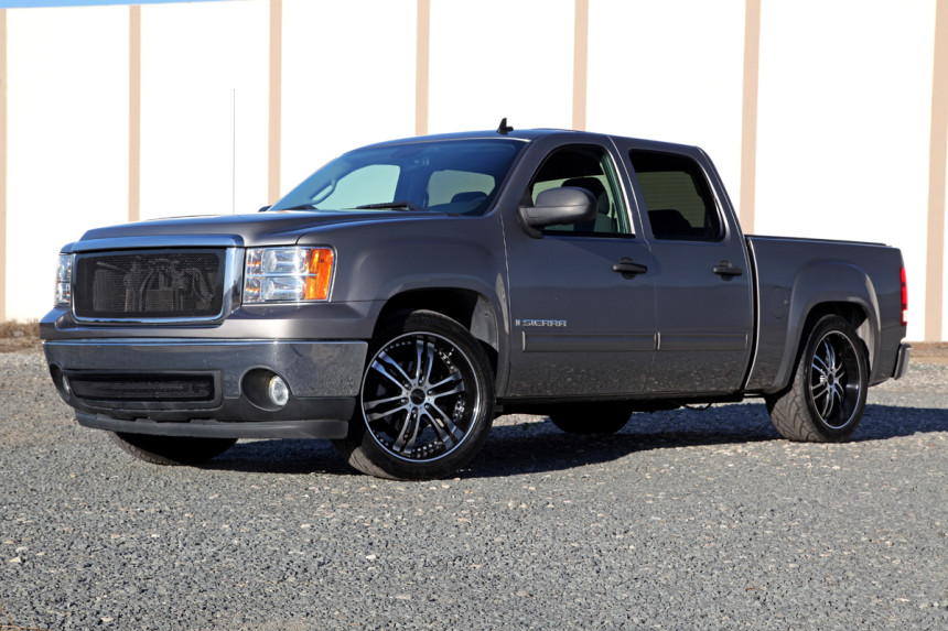 2010 GMC Sierra after drop on 22s