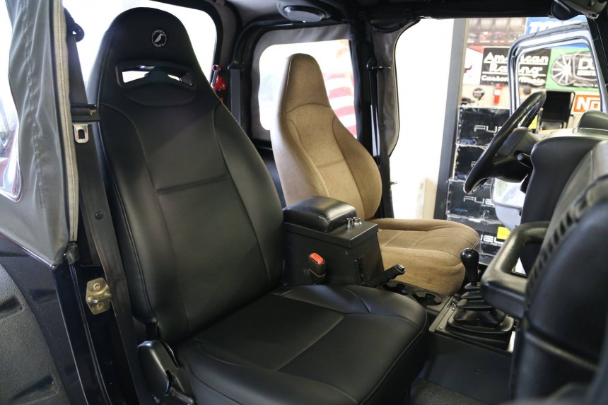 2002_Jeep_TJ_Corbeau_before_after