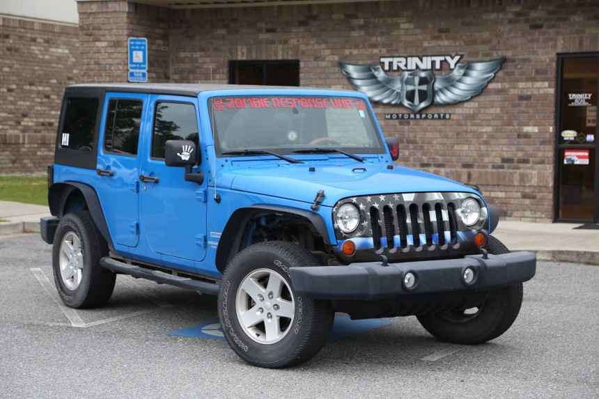Zombie_response_unit_jeep_stock