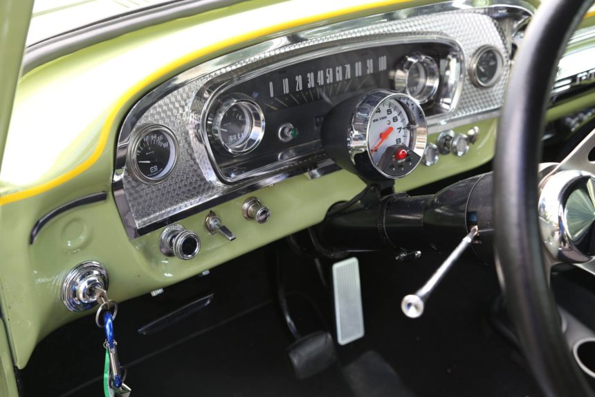 1965_F100_trinity_motorsports_interior