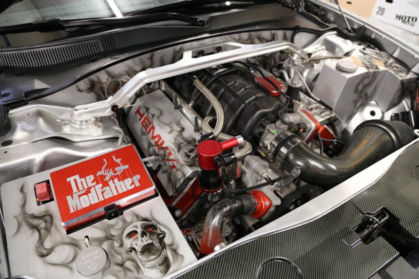 2011_dodge_charger_RT_bagged_engine