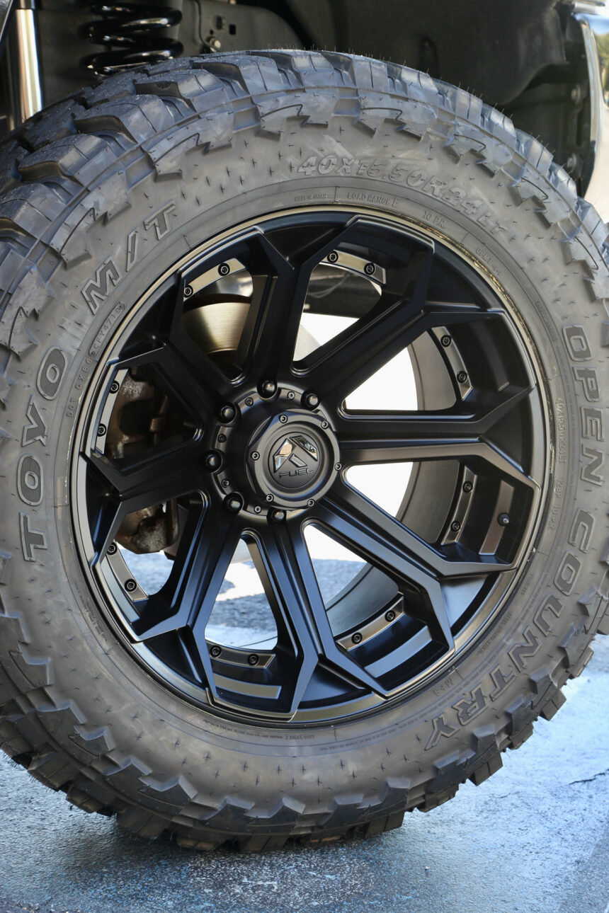 Trinity Motorsports Super Duty 8 inch Fabtech Dirt Logic lift 24x12in