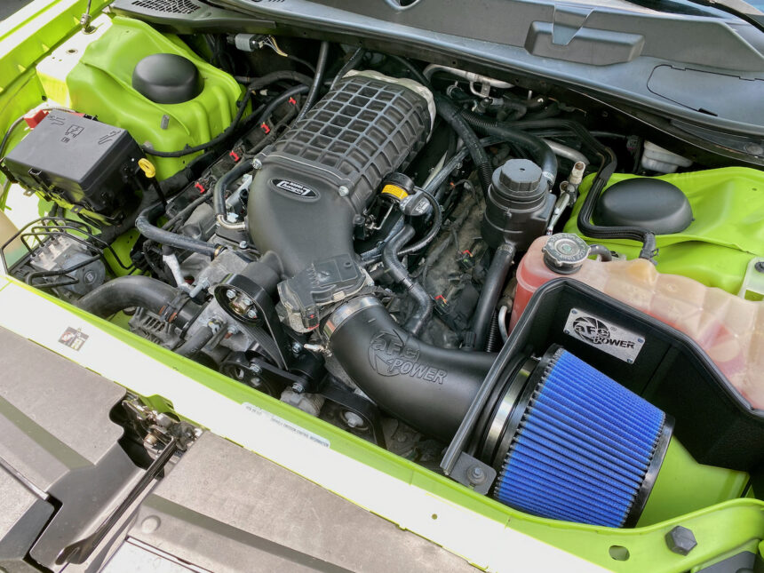challenger-magnacharger-enginebay