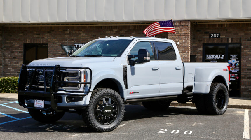 2025 F-450 premium level Fox shocks 22-in DDC wheels and 37-in Nitto Ridges